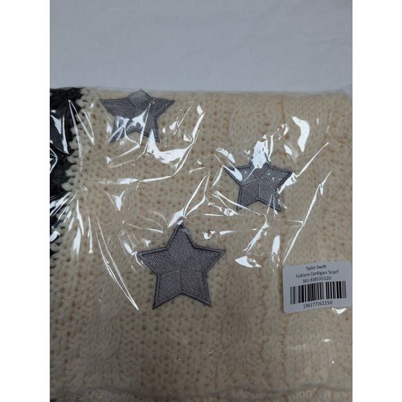 Taylor Swift Scarf Cardigan Folklore Album New In Package Swiftie Eras Tour - Picture 3 of 6